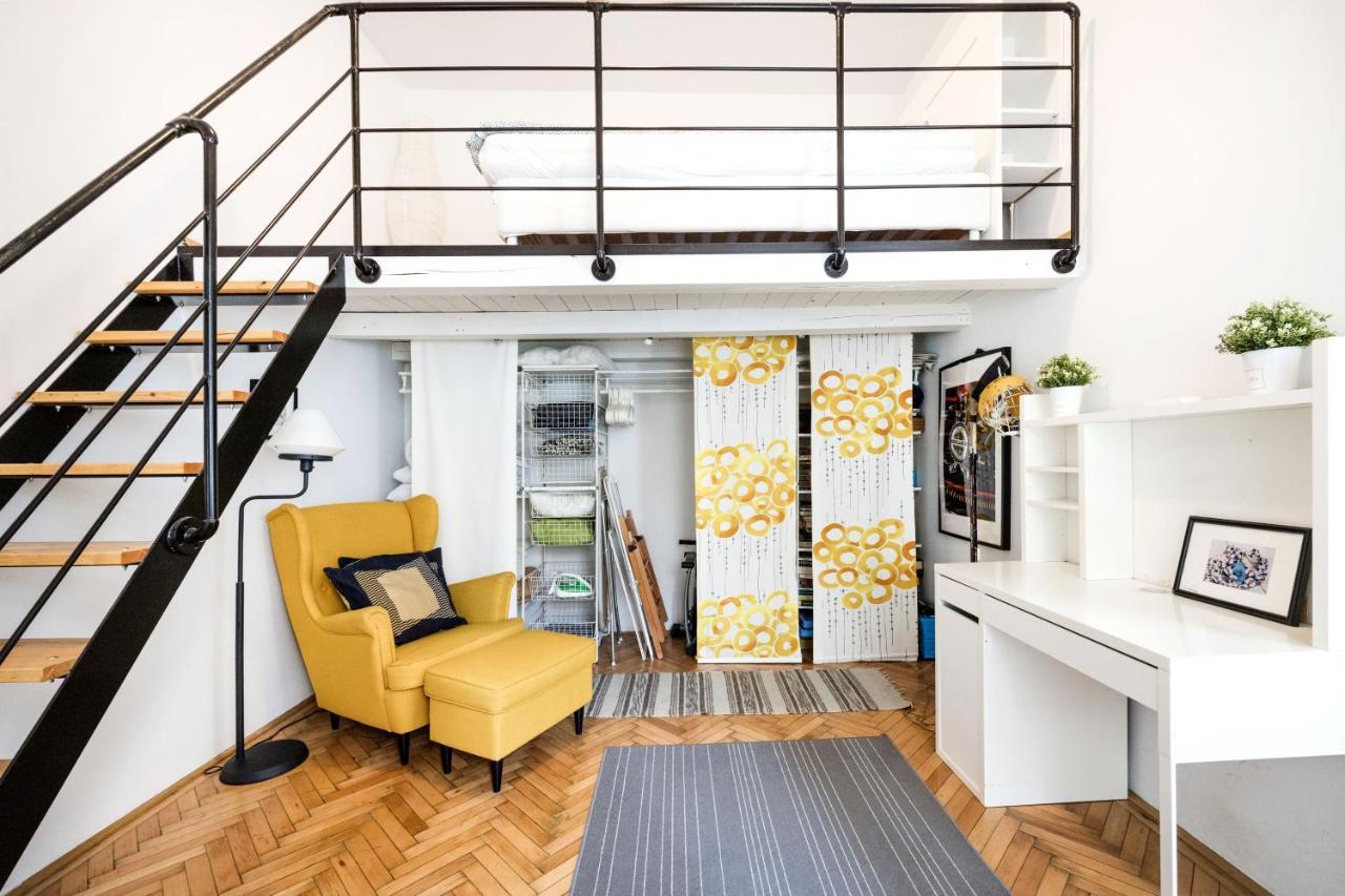 Live Like A Local At The Rustic Hockey Hut Appartement Boedapest Buitenkant foto