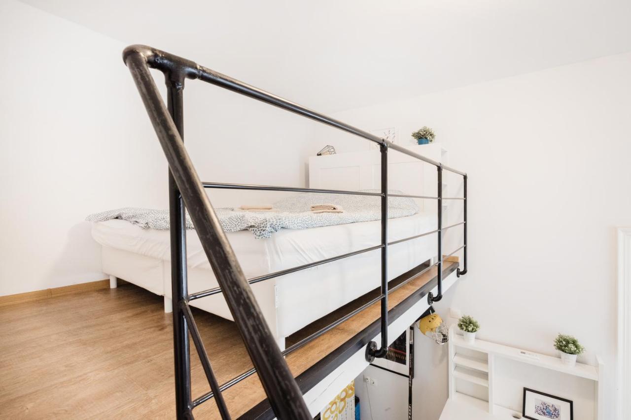 Live Like A Local At The Rustic Hockey Hut Appartement Boedapest Buitenkant foto